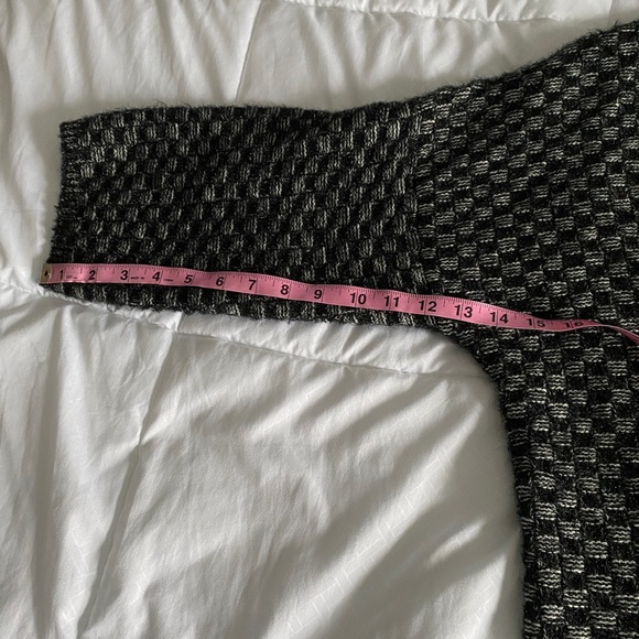 Maxsport black and grey checkered sweater/cardigan. Medium. Two front pockets. - Picture 14 of 15